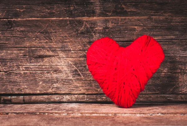 Red thread heart — Stock Photo, Image