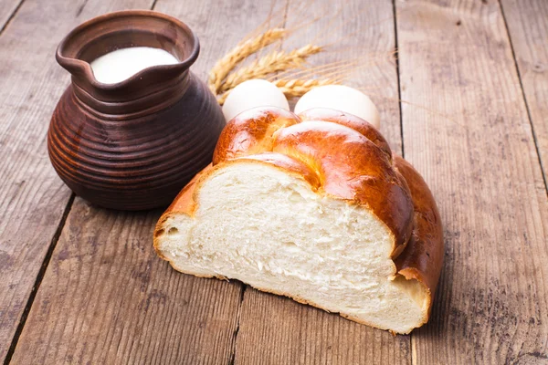 Fresh loaf of challah — Stock Photo, Image