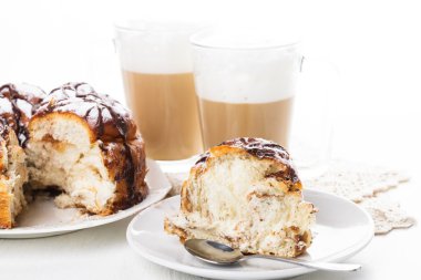 bükülmüş süslü ekmek 