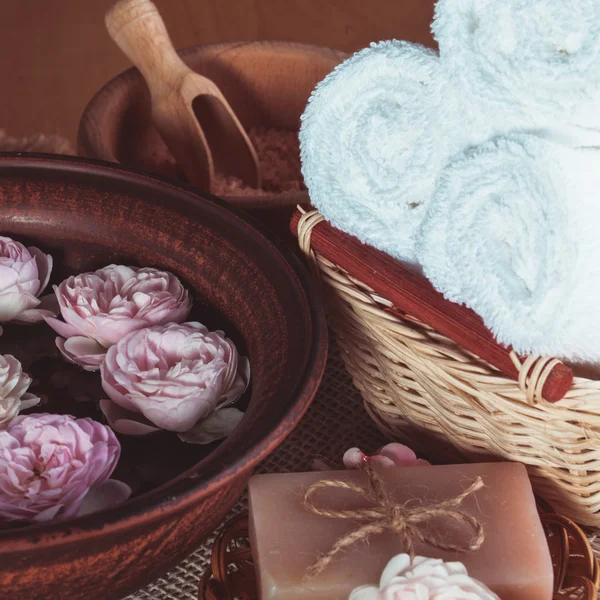 Spa met rozen — Stockfoto