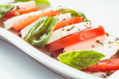 Caprese salatası 