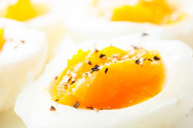 Taze haşlanmış yumurta.