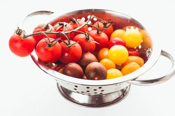 Различные сорта помидоров черри — стоковое фото