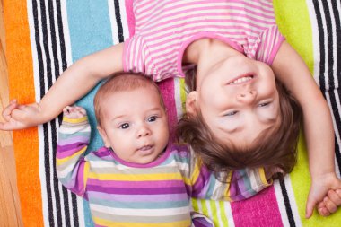 kız ve erkek kardeş