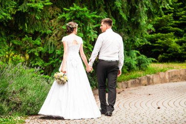 Düğünden sonra mutlu gelin ve damat