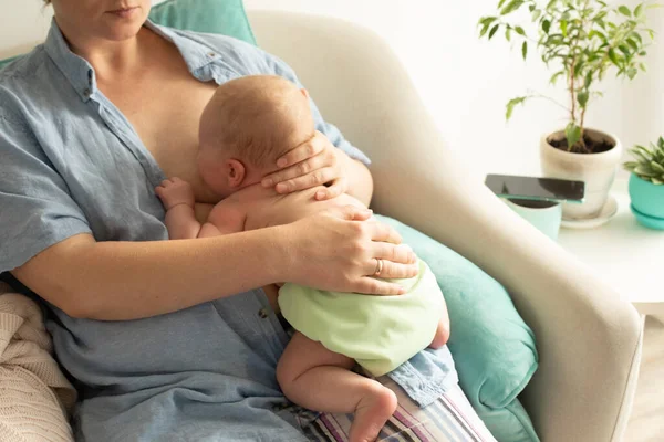Mothed and baby, breastfeeding in laid back position — Stock Photo, Image