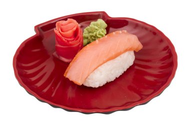 Beyaz arka plan ile Somon suşi