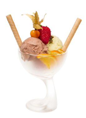 yoğurt ve bir kase içinde çikolatalı dondurma kapat