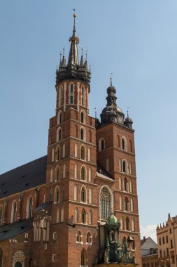 St Mary's Basilica (Mariacki Kilisesi) - ünlü tuğla Gotik chur