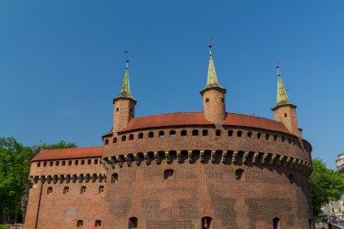 krakow - Avrupa, Polonya'nın en iyi korunmuş barbican kapısına