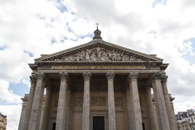Paris'te bina Panteon