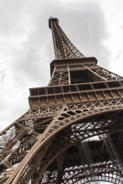 paris tour Eiffel