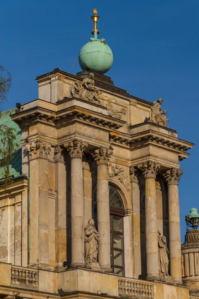 Warsaw, Poland - Carmelite church at famous Krakowskie Przedmies — Stock Photo, Image