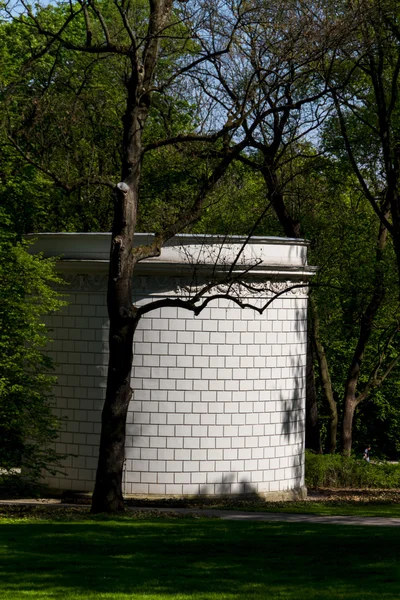 The Lazienki palace in Lazienki Park, Warsaw. Lazienki Krolewski — Stock Photo, Image