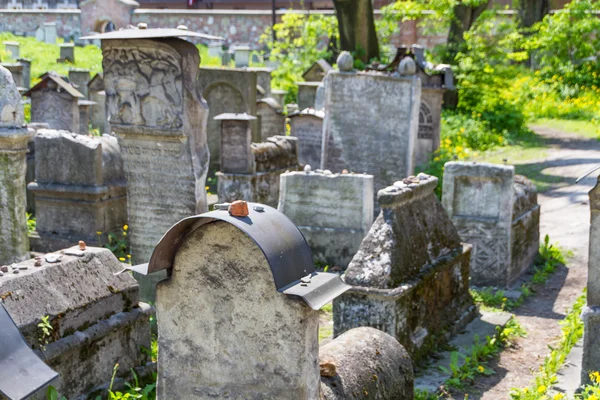 El Cementerio Remuh en Cracovia, Polonia, es un cementerio judío estab —  Fotos de Stock