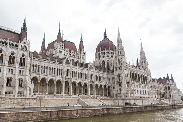 Budapest, byggnaden av parlamentet (Ungern) — Stockfoto