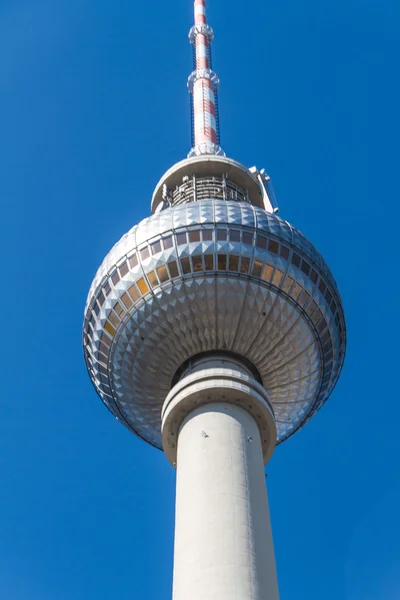 Wieża telewizyjna w dzielnicy berlin mitte — Zdjęcie stockowe