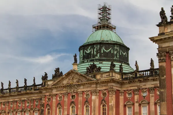 O Novo Palácio de Sanssouci parque real em Potsdam, Alemanha — Fotografia de Stock