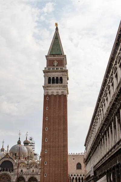 San Marcoplein campanile - campanile di san marco in het Italiaans, de bel — Stockfoto