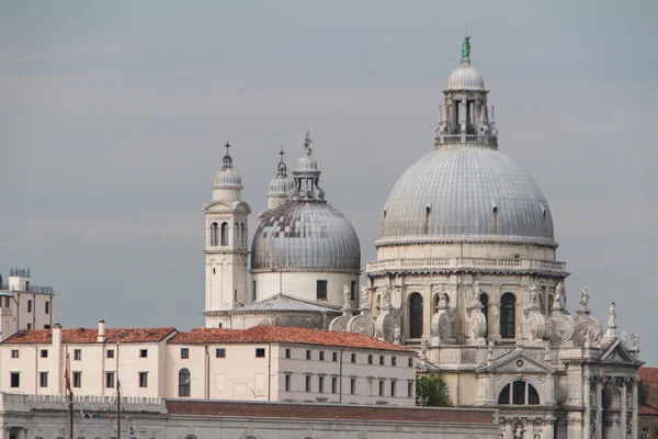 De Basilica di santa maria della salute in Venetië — Stockfoto