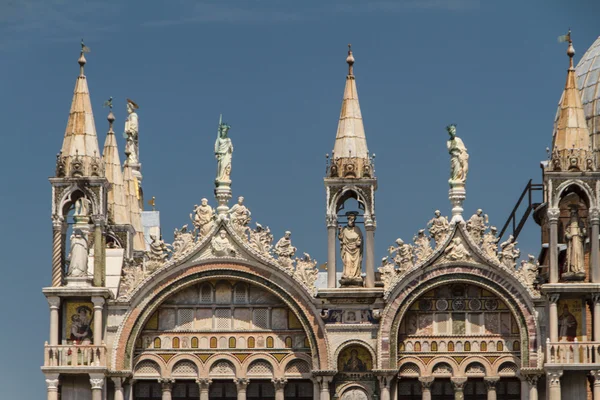 Saint Marks Basilica, Cathedral, Church Statues Mosaics Details — Stock Photo, Image