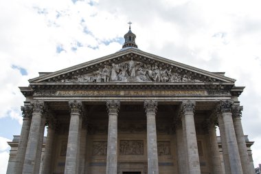 Paris'te bina Panteon