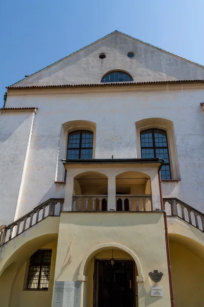 Antigua sinagoga Izaaka en el distrito Kazimierz de Cracovia, Polonia — Foto de Stock