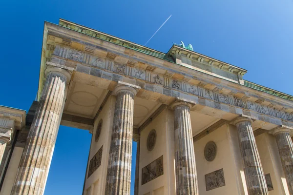 O Brandenburger Tor (Portão de Brandemburgo) é a antiga porta de entrada — Fotografia de Stock