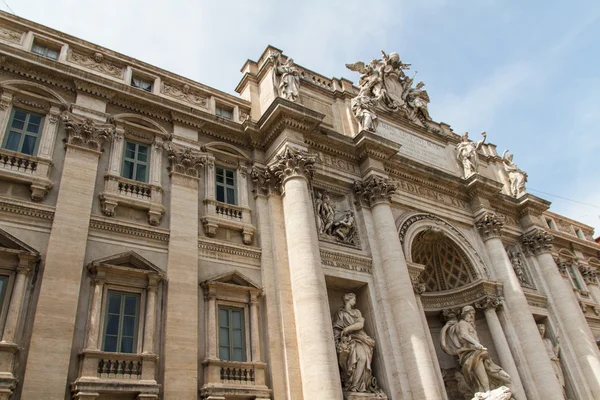 Fountain di Trevi - las fuentes más famosas de Roma en el mundo. Yo... — Foto de Stock