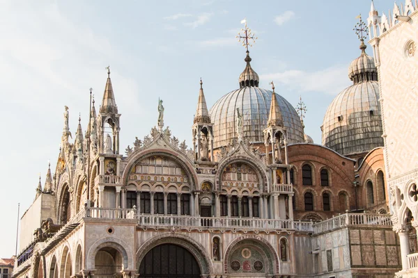 Basílica de San Marcos, Catedral, Estatuas de la Iglesia Mosaicos Detalles — Foto de Stock