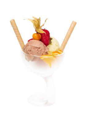 yoğurt ve bir kase içinde çikolatalı dondurma kapat