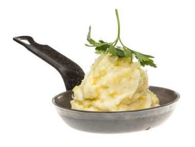 Tavada kavrulmuş patates püresi