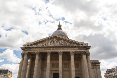 Paris'te bina Panteon