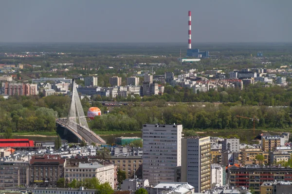 Skyline de Varsovie avec des tours de scie — Photo