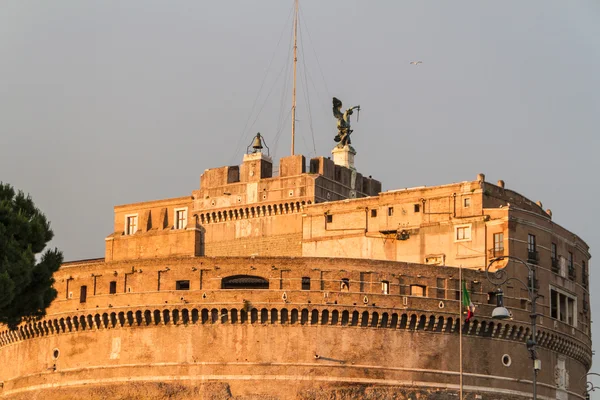 Mausoleum av Hadrianus, känd som castel sant'angelo i rom — Stockfoto