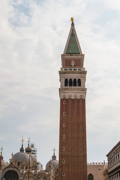 Campanile sv. Marka - campanile di san marco v italštině, bel — Stock fotografie