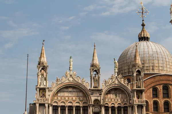 Basílica de São Marcos, Catedral, Estátuas da Igreja Detalhes Mosaicos — Fotografia de Stock