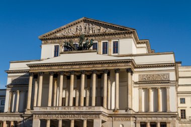Varşova, Polonya - ulusal opera evi ve Ulusal Tiyatro kurmak