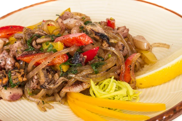 Tagliatelle di pesce piccanti asiatiche — Foto Stock