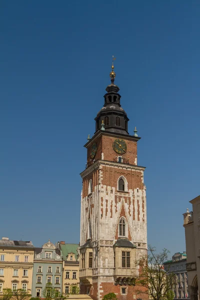 Stadhuis toren op het belangrijkste plein van Krakau — Stockfoto