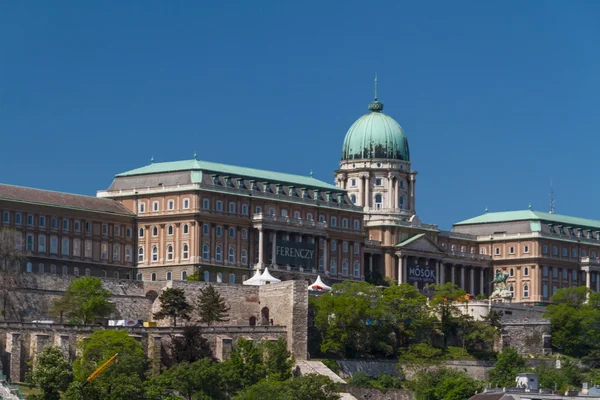 Historischer königlicher Palast in Budapest — Stockfoto