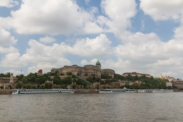 View of landmarks in Budapest — стоковое фото