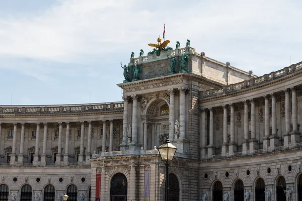 Heldenplatz in de hofburg complex, Wenen, Oostenrijk — Stockfoto