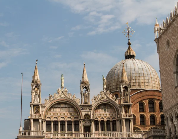 Basílica de San Marcos, Catedral, Estatuas de la Iglesia Mosaicos Detalles —  Fotos de Stock