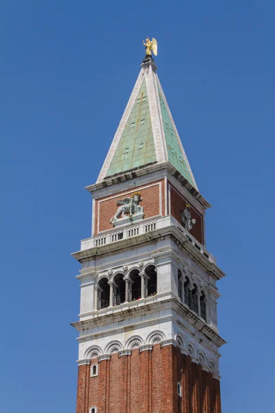 St mark 's campanile - campanile di san marco auf italienisch, der Glockenturm — Stockfoto