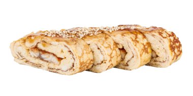 omlet maki sushi - içinde füme yılan balığı bir rulo yaptı. ile tepesinde