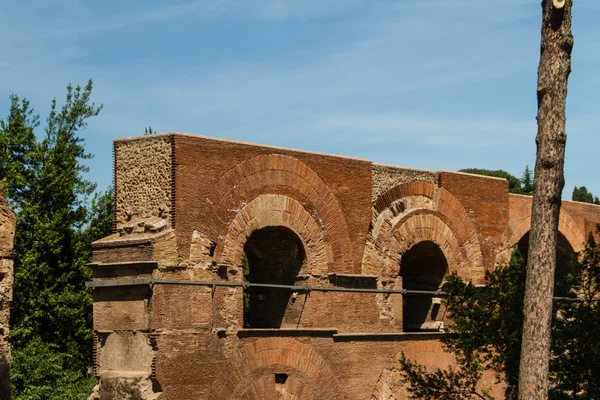 Římské ruiny v Římě, forum — Stock fotografie