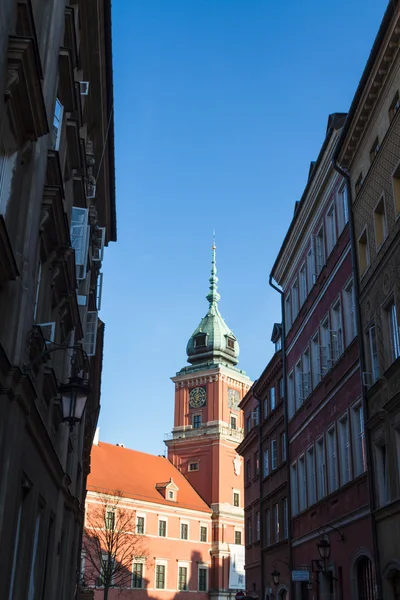 ワルシャワ、ポーランド。旧市街の有名なロイヤル城。ユネスコの世界遺産 — ストック写真