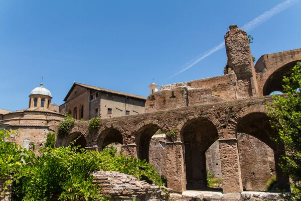 Ruínas romanas em roma, fórum — Fotografia de Stock