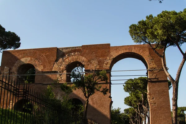 Ruínas romanas em roma, fórum — Fotografia de Stock